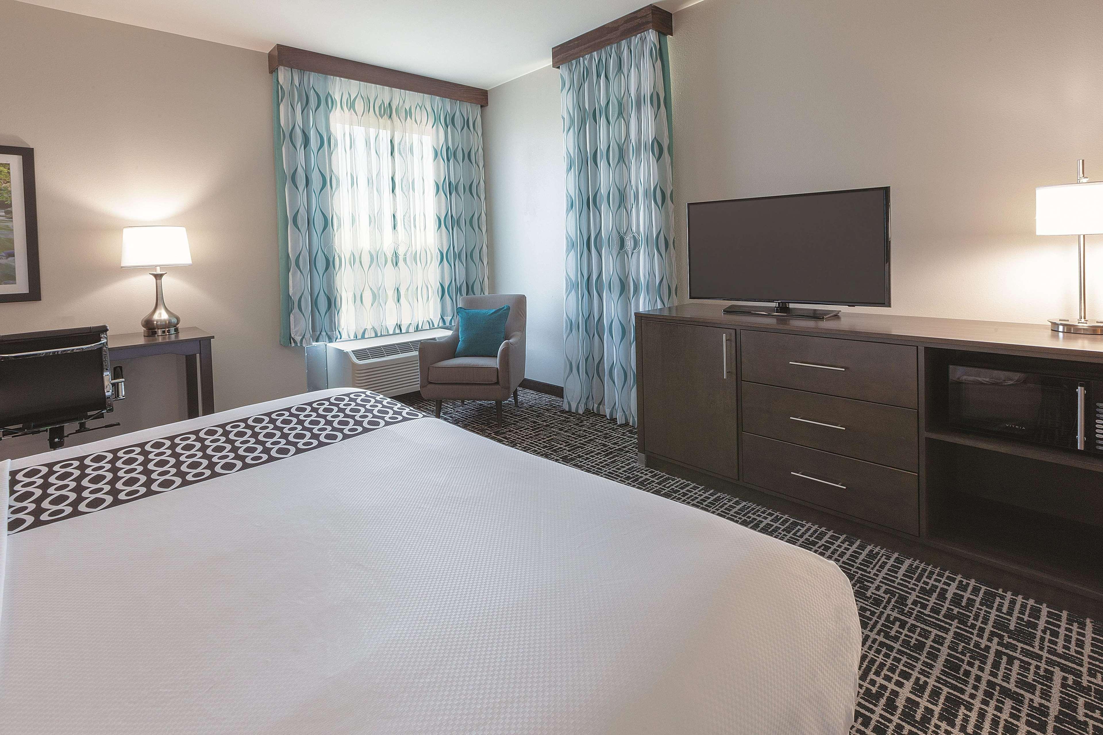 La Quinta By Wyndham Terre Haute Exterior photo