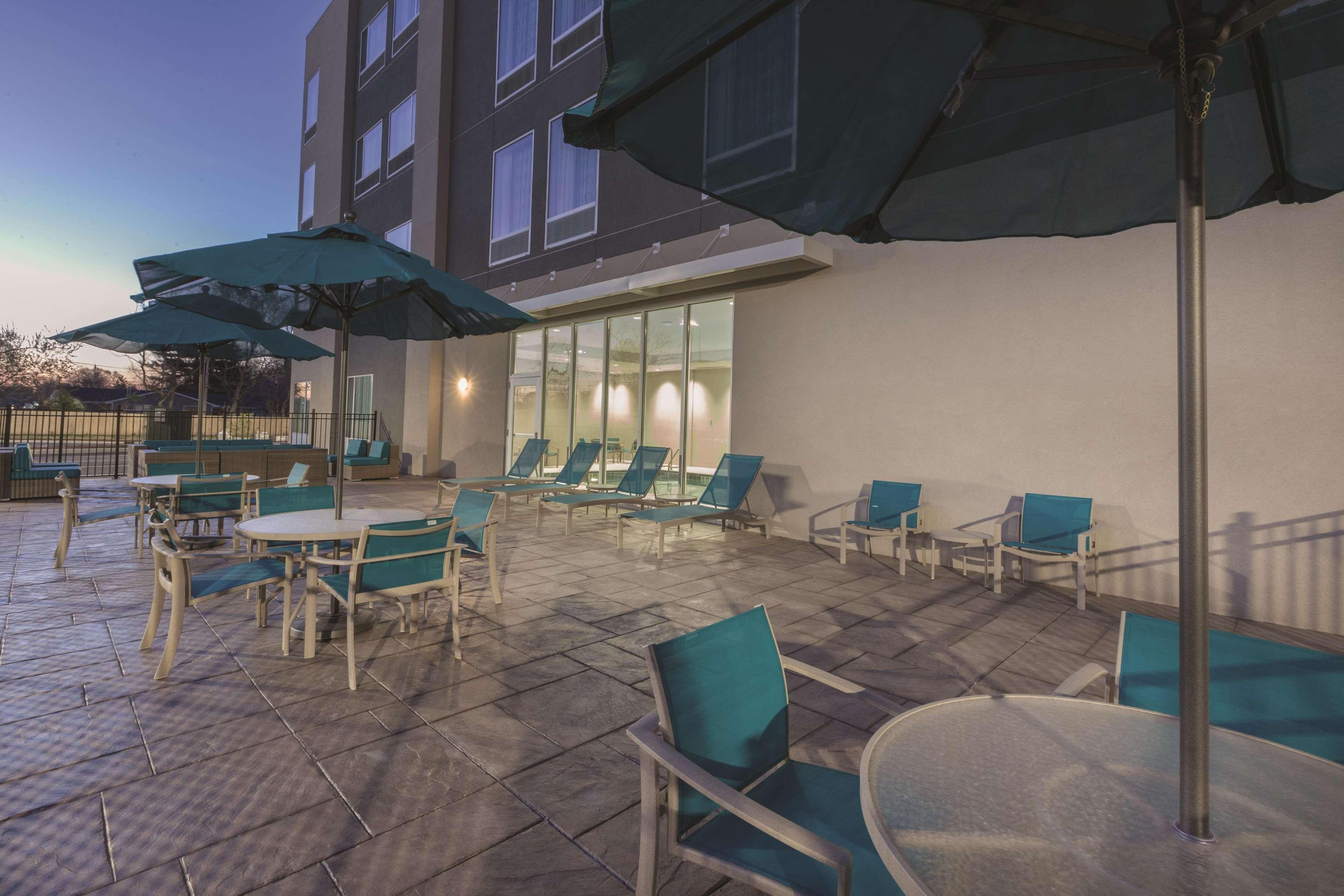 La Quinta By Wyndham Terre Haute Exterior photo