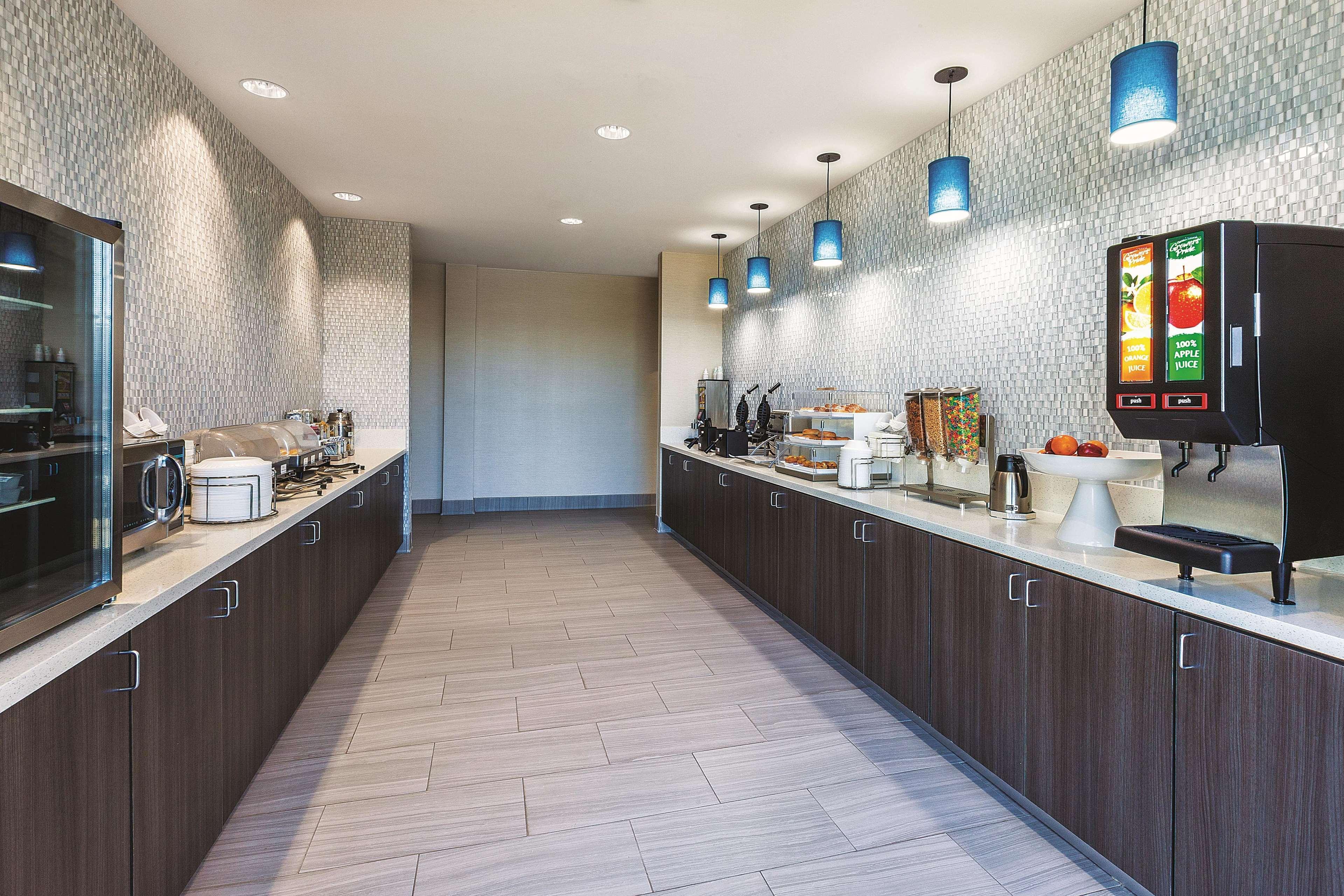 La Quinta By Wyndham Terre Haute Exterior photo