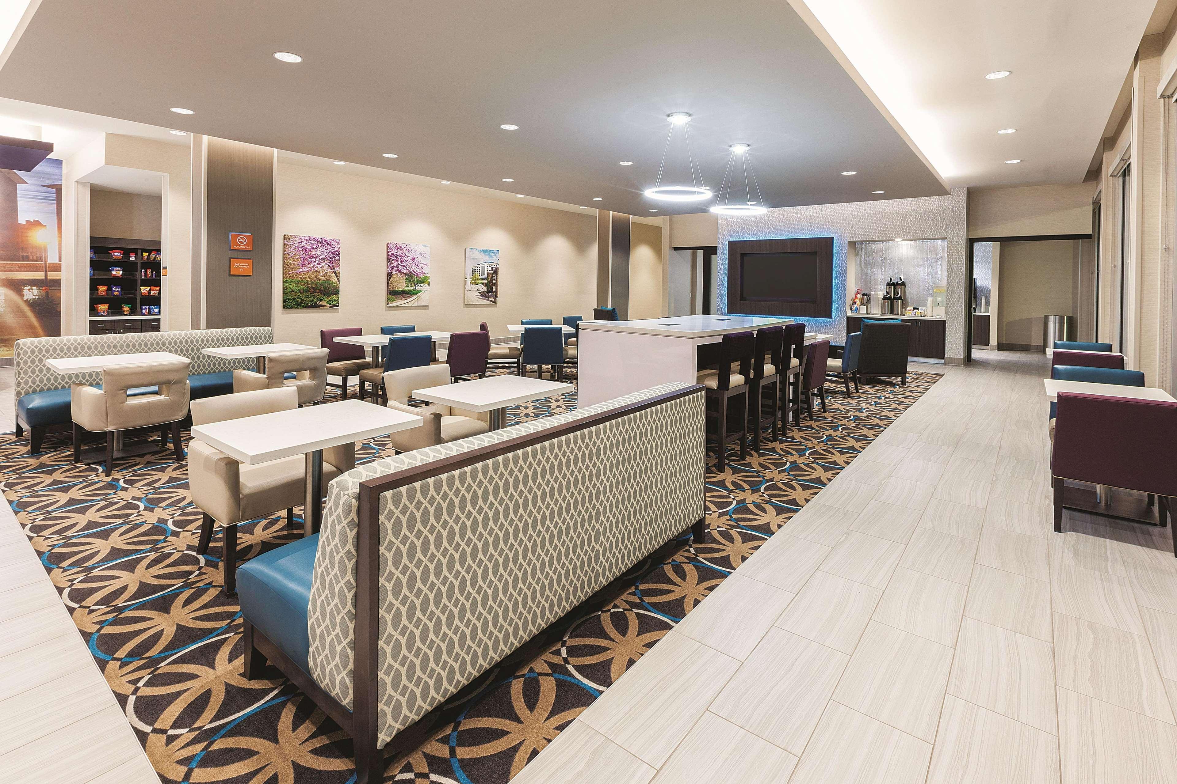 La Quinta By Wyndham Terre Haute Exterior photo